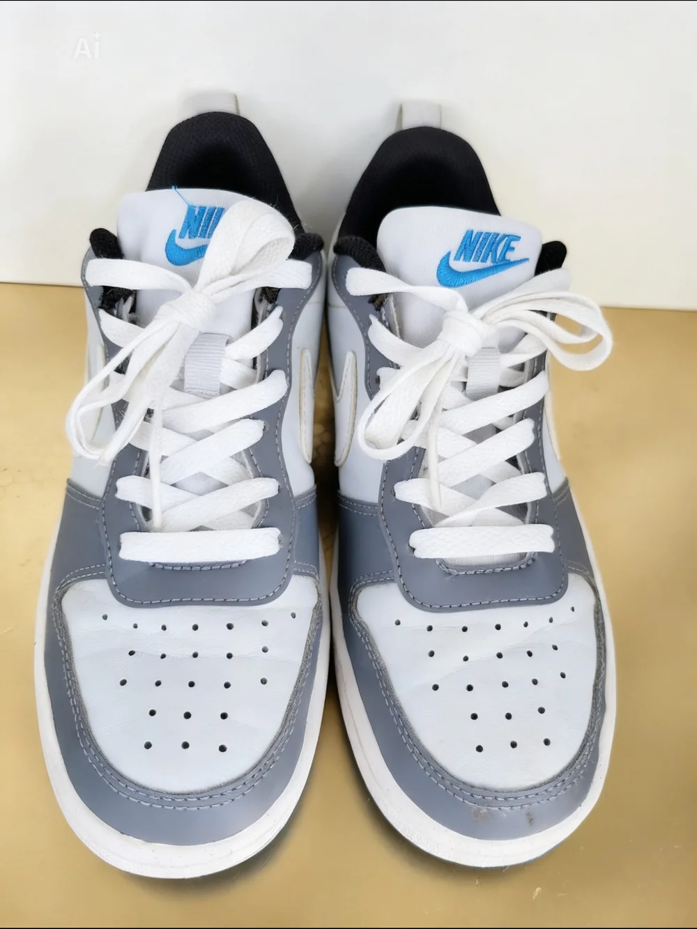 Nike Low-Top Kid's Casual Sneakers in Gray and White Size 4Y Fits Women 5.5